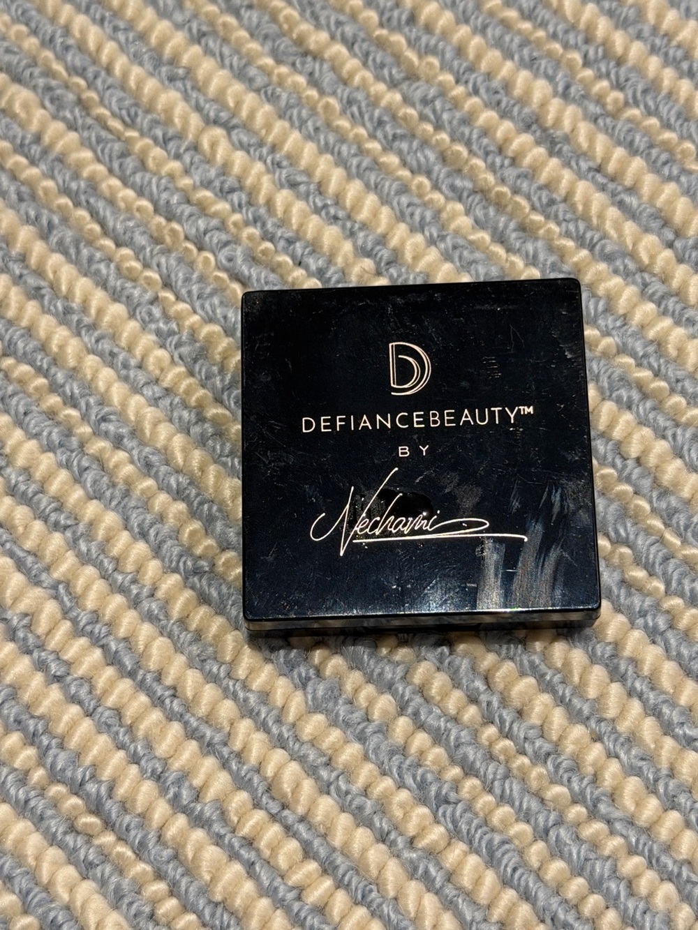 Defiance Beauty by Nachanvi Compact Bronzer & Contour - Black